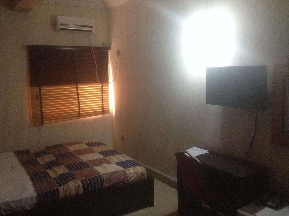 Glasshouse Hotel And Suites Egba Exterior foto